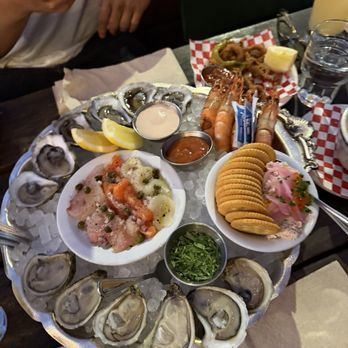 Found Oyster - Oyster platter - Seafood Near Me - Los Angeles, California Found Oyster - Oyster platter - Seafood Near Me - Los Angeles, California