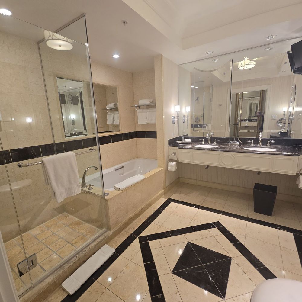 The Palazzo - Bath - Hotels Near Me - Las Vegas, Nevada The Palazzo - Bath - Hotels Near Me - Las Vegas, Nevada