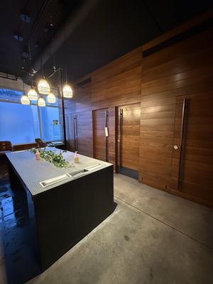 4Play Kitchen & Cocktails by null