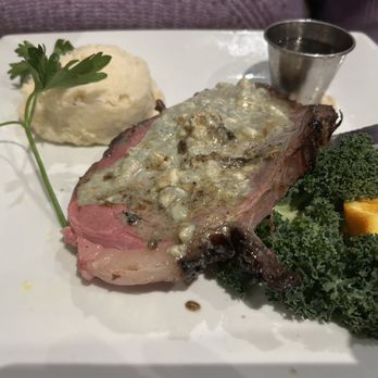 Silvernail Inn - Petite Cut Prime Rib with Bleu Cheese - Bars Near Me - Pewaukee, Wisconsin