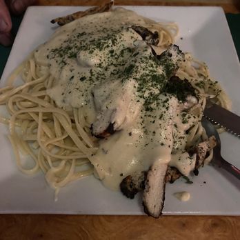 Oliva's Bar & Restaurant - Chicken Linguini Alfredo - Italian Near Me - Mishawaka, Indiana Oliva's Bar & Restaurant - Chicken Linguini Alfredo - Italian Near Me - Mishawaka, Indiana