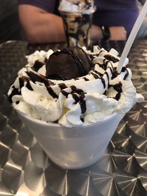 Flavors Snoballs & Ice Cream by null