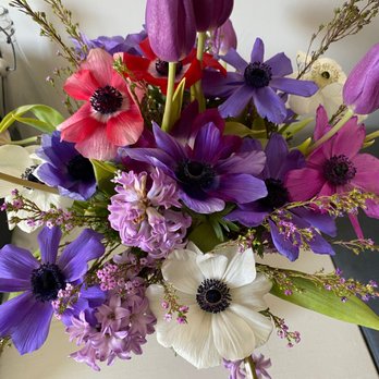 Scribner's Catskill Lodge - Floral arrangements bae organized to order with the front desk staff for my birthday - Hotels Near Me - Hunter, New York
