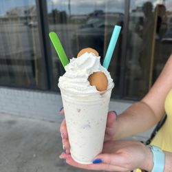 Scoopin' Yummies - Banana pudding milkshake