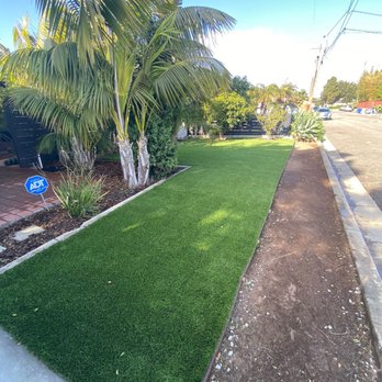 US Turf - Front yard (we requested they left an area for us to do our own planting) - Artificial Turf Near Me - San Diego, California US Turf - Front yard (we requested they left an area for us to do our own planting) - Artificial Turf Near Me - San Diego, California