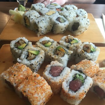Restaurant Kicho - Spicy tuna/Unagi roll and sushi bento box 12 roll in the back ground. - Sushi Bars Near Me - Stuttgart, BW
