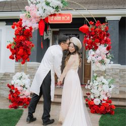 Thai Bridal & Florist - Bride and groom