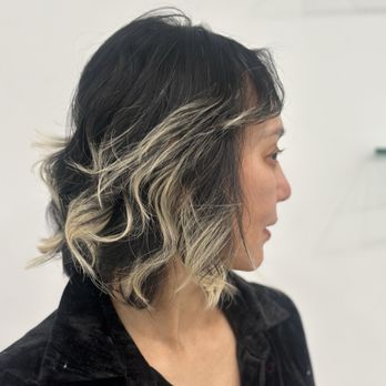 GS Blow Dry Bar - Cool hair salon in midtown Manhattan. Marietta did such a great hair cut. Love her styling. - Blow Dry/Out Services Near Me - New York, New York GS Blow Dry Bar - Cool hair salon in midtown Manhattan. Marietta did such a great hair cut. Love her styling. - Blow Dry/Out Services Near Me - New York, New York