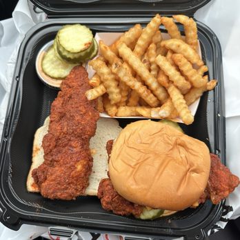 Dave's Hot Chicken - Chicken sandwhich and Dave's #3 1 Tender & 1 Slider w/ Fries - Chicken Shop Near Me - Gresham, Oregon
