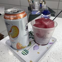 Paradise Nails Design - Sparkling water