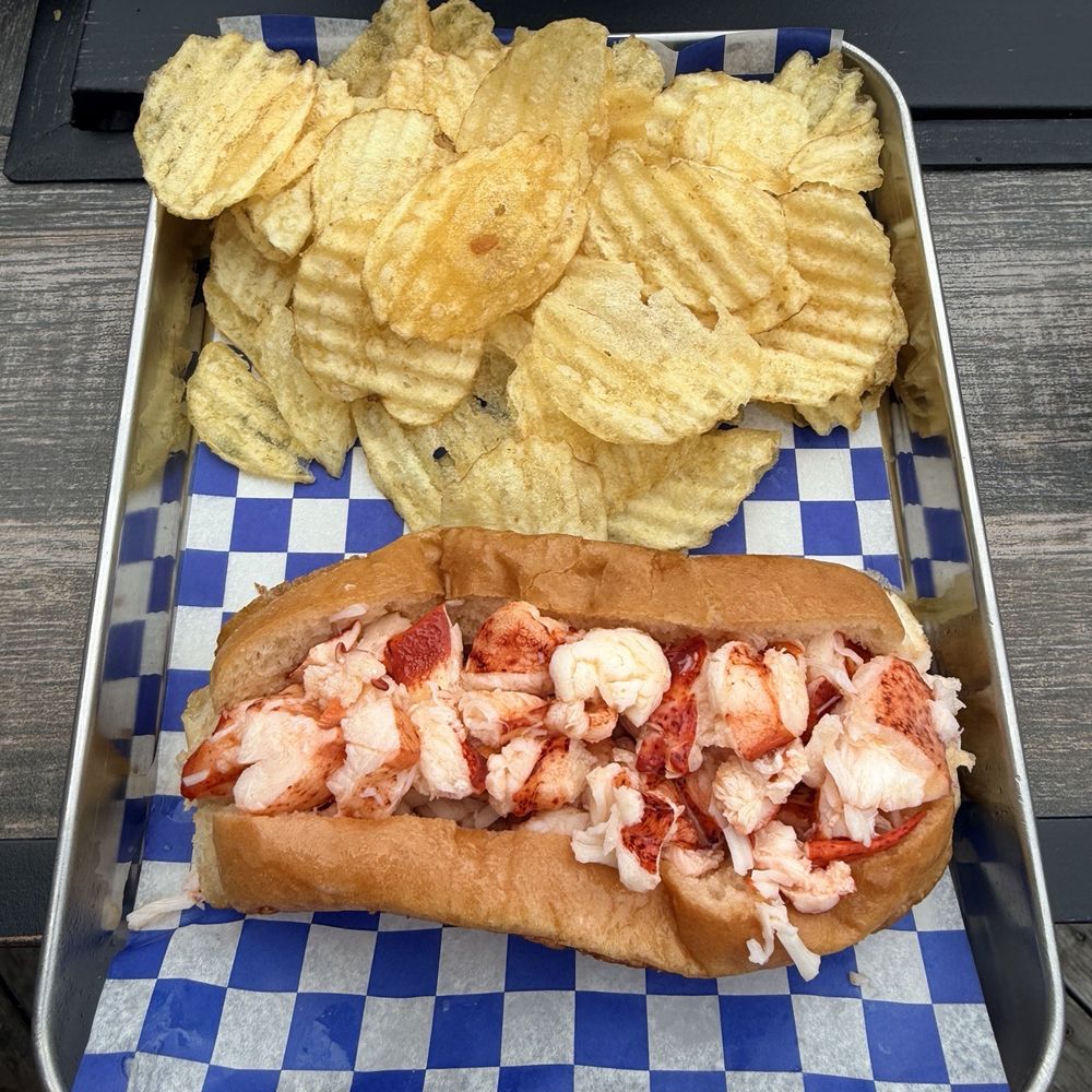 Salty C’s - Lobster roll - Seafood Markets Near Me - St. Andrews, New Brunswick Salty C’s - Lobster roll - Seafood Markets Near Me - St. Andrews, New Brunswick