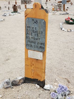 Old Tonopah Cemetery (1901) by null