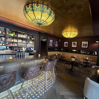 DJ's Great Room - Vibe - Bars Near Me - Chicago, Illinois DJ's Great Room - Vibe - Bars Near Me - Chicago, Illinois