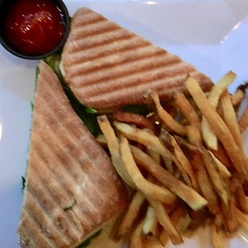 Lilly's of Long Beach - Well-priced, good tasting dinner - Sports Bars Near Me - Long Beach, New York