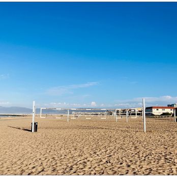 Playa Del Rey Beach - Ready to play with me? #BeachVolleyballCourts - Beaches Near Me - Los Angeles, California Playa Del Rey Beach - Ready to play with me? #BeachVolleyballCourts - Beaches Near Me - Los Angeles, California