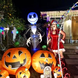 Photo of East Sacramento's Fab 40s Christmas Lights - Sacramento, CA, United States. FAB 40s @ Christmas !!!