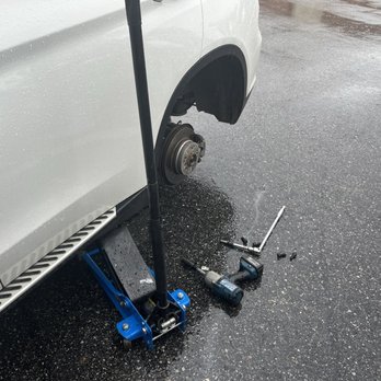 Ancash Roadside Assistance - Removal of the tire - Roadside Assistance Near Me - Suitland-Silver Hill, Maryland Ancash Roadside Assistance - Removal of the tire - Roadside Assistance Near Me - Suitland-Silver Hill, Maryland
