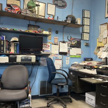 Calfo's Auto Service - Lobby/Office - Auto Repair Near Me - Pittsburgh, Pennsylvania Calfo's Auto Service - Lobby/Office - Auto Repair Near Me - Pittsburgh, Pennsylvania