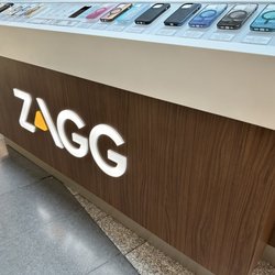 ZAGG Temecula - Front of the Zagg kiosk