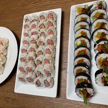 Lil' Leto Catering - Spicy tuna and veggie roll. Also soy paper accommodation for allergies. - Caterers Near Me - Scottsdale, Arizona