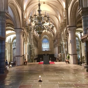 Canterbury Cathedral - Churches Near Me - Canterbury, KEN