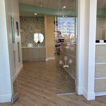 Overjoyed Pediatric Dentistry - Pediatric Dentists Near Me - Los Angeles, California