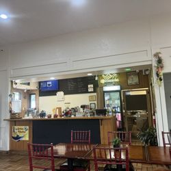 Manny's Kitchen - Interior