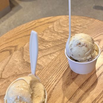 Coneflower Creamery - Ice Cream & Frozen Yogurt Near Me - Omaha, Nebraska