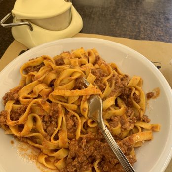 Osteria dell'Orsa - Tagliatelle ragú - Bistros Near Me - Bologna, BO