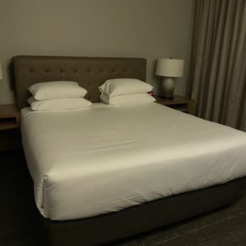 Hyatt Regency Valencia - king bed in suite - Hotels Near Me - Valencia, California Hyatt Regency Valencia - king bed in suite - Hotels Near Me - Valencia, California