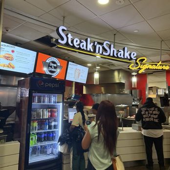 Steak ’n Shake - Storefront inside Terminal 4 of the FTL airport - Fast Food Near Me - Fort Lauderdale, Florida Steak ’n Shake - Storefront inside Terminal 4 of the FTL airport - Fast Food Near Me - Fort Lauderdale, Florida