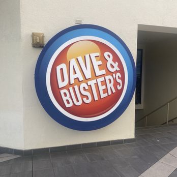 Dave & Buster's Ala Moana - Building sign - Arcades Near Me - Honolulu, Hawaii