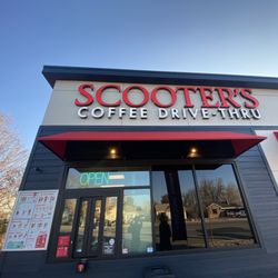 Scooter's Coffee - Walk-up order area (faces the main street)