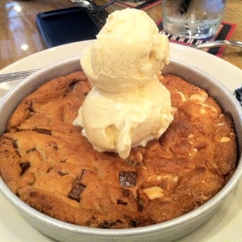 BJ's Restaurant & Brewhouse - Pizzoki!!! White Chocolate Macadamia Nut & Chocolate Chip :) - Pizza Near Me - La Mesa, California