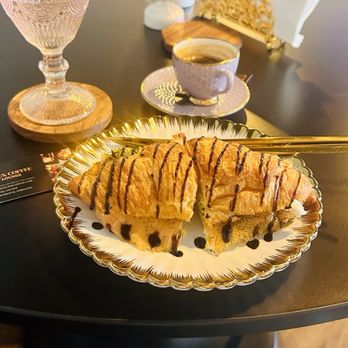 Lux Coffee Lounge - A croissant with salmon - Desserts Near Me - Portland, Oregon