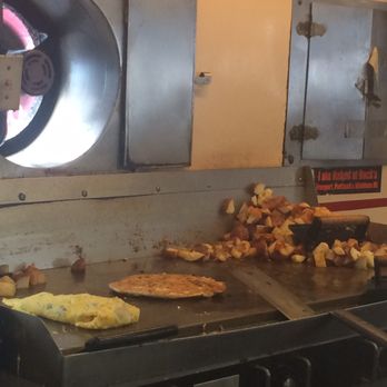 Miss Worcester Diner - Diners Near Me - Worcester, Massachusetts