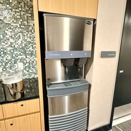 Water & ice machines on various floors - VN Water & ice machines on various floors - VN