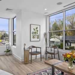 Lit Dental Esthetics & Implant Center - Waiting area