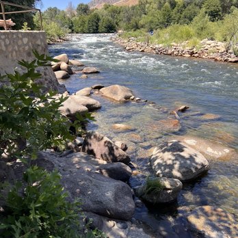 The Kern River House - Property sits directly against the river bank with privet access. - Vacation Rentals Near Me The Kern River House - Property sits directly against the river bank with privet access. - Vacation Rentals Near Me