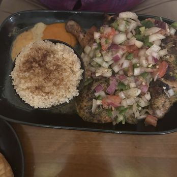 Akadi PDX - Attieke poulet braise - African Near Me - Portland, Oregon