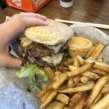 LUCKY’S IRON DOOR ROADHOUSE - Updated March 2025 - 429 Photos & 398