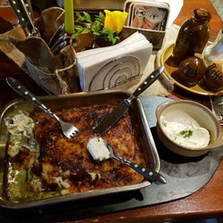 Braun Mühle - Buttermilchgetzen mit Speck und Knoblauch