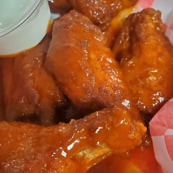 Smitty's Diner - a basket of chicken wings - Diners Near Me - Gladstone, Missouri Smitty's Diner - a basket of chicken wings - Diners Near Me - Gladstone, Missouri