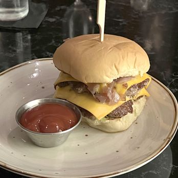 Redwood Room - Smashburger - Lounges Near Me - San Francisco, California