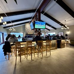 Prominence restaurant - Huge bar of 30+ seats!