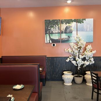 Thai Bliss - Interior - Thai Near Me - Indianapolis, Indiana