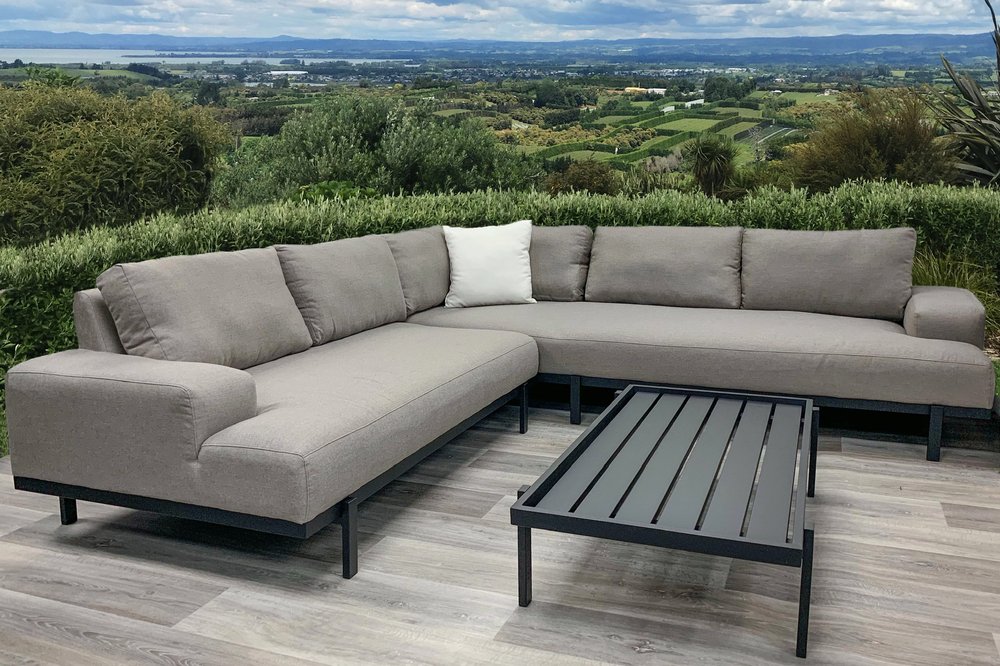 MODERN STYLE OUTDOOR FURNITURE Updated September 2024 29 Photos 8