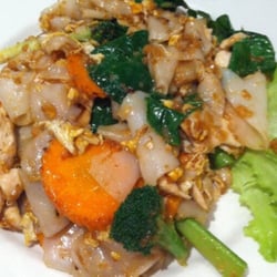J & T Thai Kitchen - Pad Kee Mao (Chilli Basil Chicken)