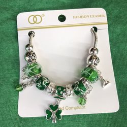 Irish Eyes - Dozens of different Celtic bracelets and earrings