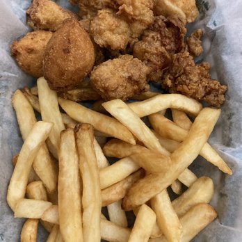 Fat Willie's Fish Camp - Gator bite basket - Seafood Near Me - Valrico, Florida